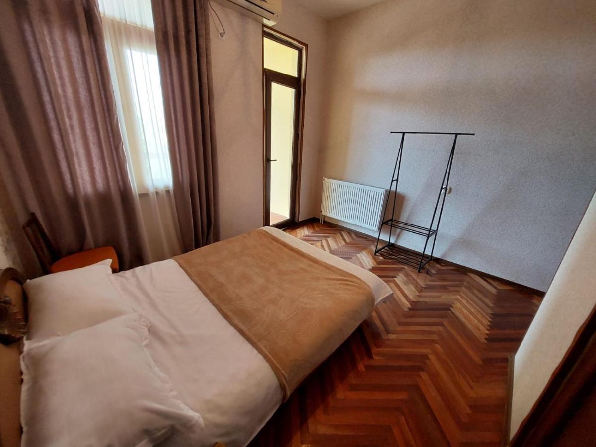 Guesthouse "Door" In Signagi Exterior foto